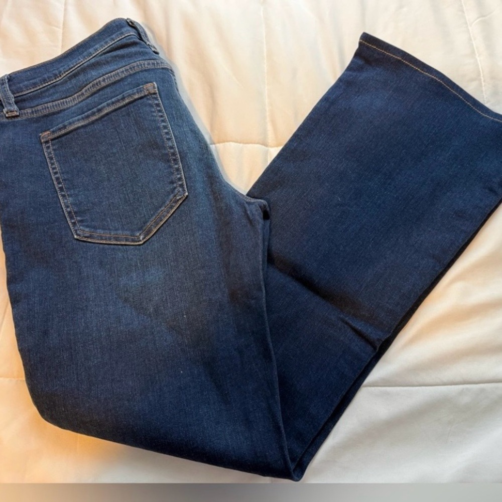 Banana Republic Bootcut denim Jeans Darker wash